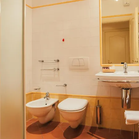 Cane Hotel Dozza